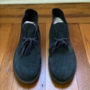 Clark’s men lace up desert boots